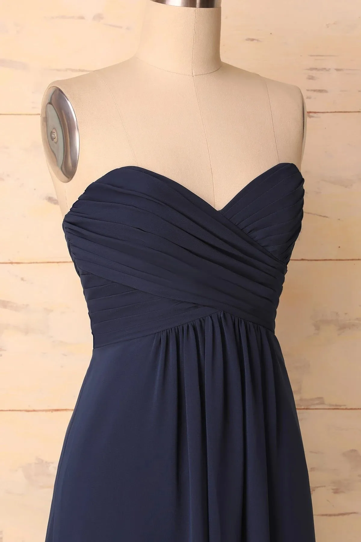 Elegant Sweetheart Pleated Navy Blue Bridesmaid Dress