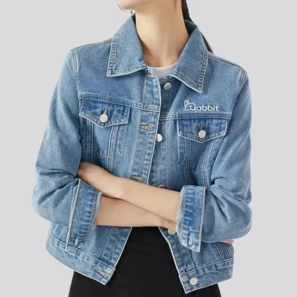 Light-wash 90s denim jacket for women