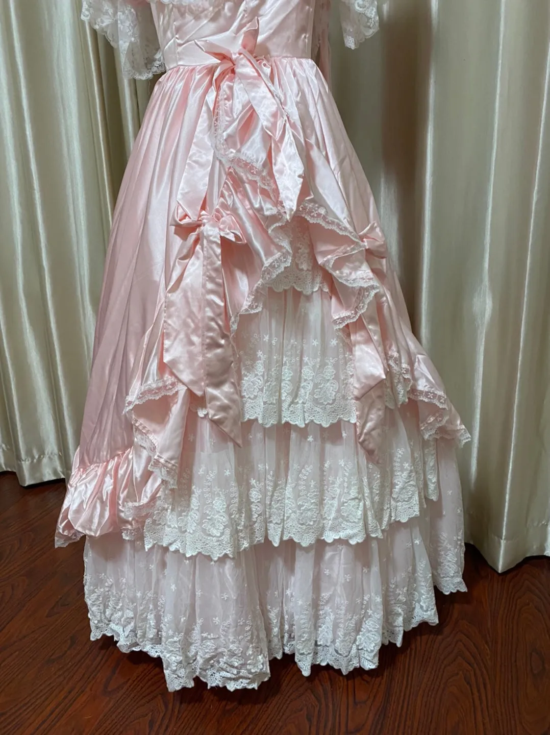 Victorian Style Multi-Layer Prom Dress Wedding Gown