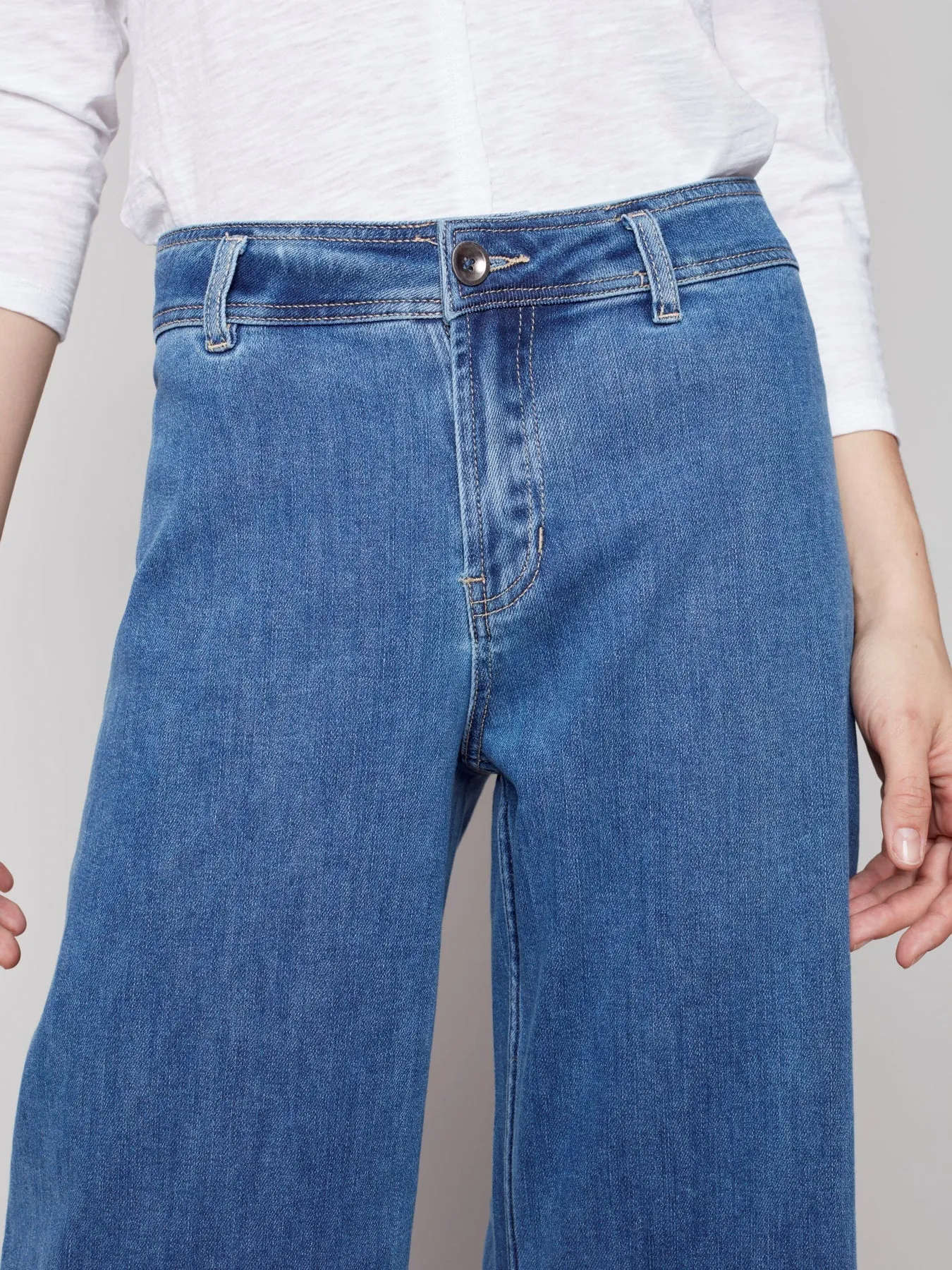 WIDE LEG JEANS WITH RAW HEM